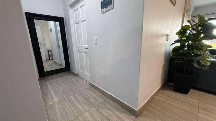 To Let 2 Bedroom Property for Rent in Parklands North Western Cape